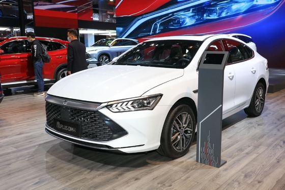 Μέγιστη ισχύς 150-200Ps BYD Qin Plus Dm-I Υβριδικό ηλεκτρικό όχημα Sedan Αριστερό τιμόνι