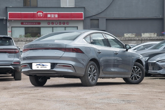 Μέγιστη ισχύς 150-200Ps BYD Qin Plus Dm-I Υβριδικό ηλεκτρικό όχημα Sedan Αριστερό τιμόνι