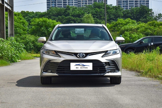 2018 Toyota Camry Χρησιμοποιημένο αυτοκίνητο με προβολείς LED Δυοκινητήριος Peak μοντέλο και 5 θέσεις