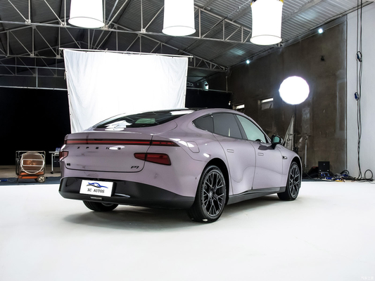 Xpeng P7 EV Sedan με πολυλειτουργικό τιμόνι και μέγιστη ροπή Nm 400-500Nm