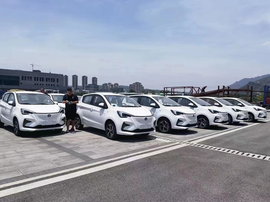 Πολυλειτουργικό τιμόνι 2023 Xpeng X9 Euro VI 4WD 7 θέσεων MPV Ηλεκτρικό αυτοκίνητο