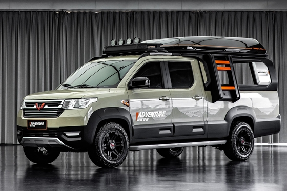Κινέζικο φορτηγό βενζίνης Wuling με μέγιστη ισχύ 150-200p και σύστημα ESC