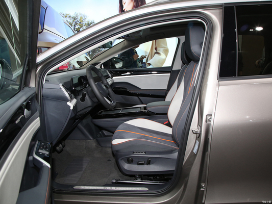 Μεγάλη διασκέδαση ID6 Crozz EV SUV Μέγιστη ροπή Nm 400-500Nm για ακατάπαυστες περιπέτειες