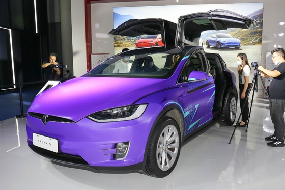 Ηλεκτρικό αυτοκίνητο Tesla Model X με μέγιστη ισχύ 150-200Ps και μπροστινό 4 πίσω 4 ραντάρ