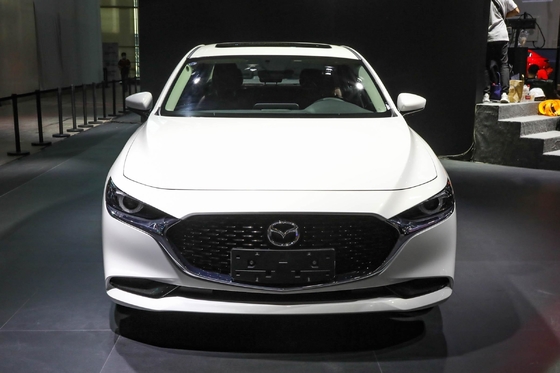 Αυτοματοποιημένο αυτοκίνητο βενζίνης Mazda 3 Axela Compact Sedan με ηλεκτρική ρύθμιση καθίσματος συντομόπλοου
