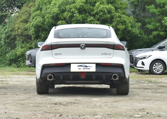 CHANGAN UNI-V ver. Συγκινητό αυτοκίνητο 1.5T 188hp L4 5 θυρών 5 θέσεων hatchback 7 ταχυτήτων Διπλό συμπλέκτη DCT