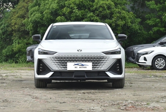 CHANGAN UNI-V ver. Συγκινητό αυτοκίνητο 1.5T 188hp L4 5 θυρών 5 θέσεων hatchback 7 ταχυτήτων Διπλό συμπλέκτη DCT