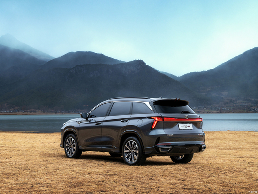 Τσανγκάν Cs75 Plus Βενζίνη SUV Αριστερό χειροκίνητο 150-200Ps Μέγιστη ισχύς δερμάτινα καθίσματα