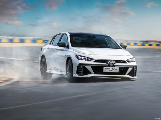 Το Trumpchi Empow 1.5t Sedan με ηλεκτρικό σύστημα διεύθυνσης και μέγιστη ισχύ 200-250p