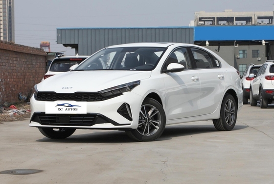 1.5L Λευκό Kia K3 2024 Συγκινητό αυτοκίνητο Αεροπορικό προβολέα για αγορά online