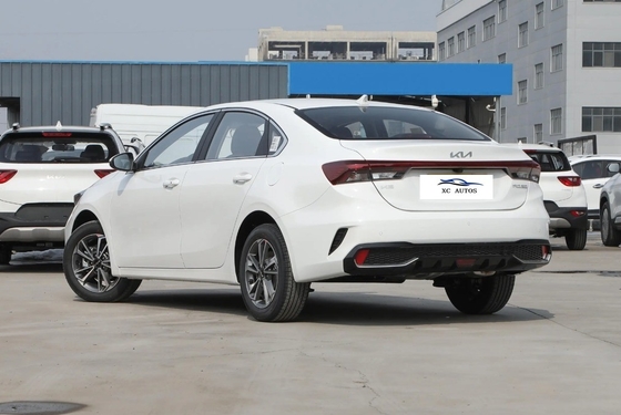 1.5L Λευκό Kia K3 2024 Συγκινητό αυτοκίνητο Αεροπορικό προβολέα για αγορά online