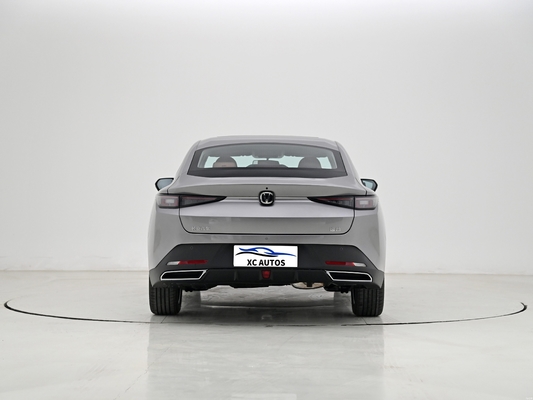 2024 CHANGAN Τρίτη γενιά Eado 5 θυρών 5 θέσεων Βενζινοκίνητο 1.5T FWD Euro VI