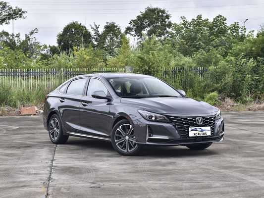 Το 2023 Changan RAETON PLUS Euro VI Emission Sedan με R16 Gas/Benzin και δερμάτινα καθίσματα