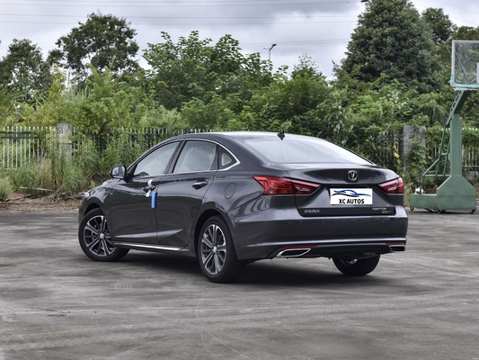 Το 2023 Changan RAETON PLUS Euro VI Emission Sedan με R16 Gas/Benzin και δερμάτινα καθίσματα