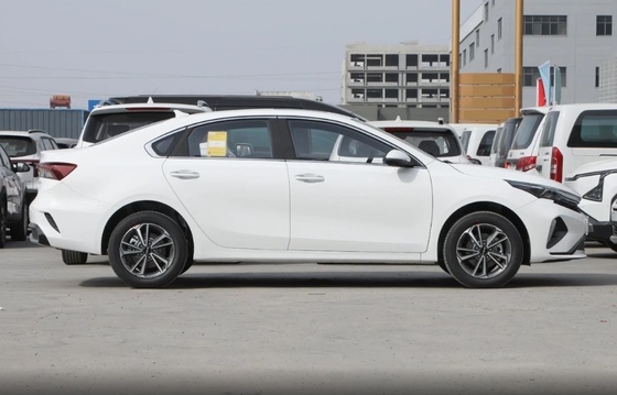 Κ3 Φώτα LED 2024 2WD Μηχανή Προφυλακτήρα Σεντάν Βενζίνη Χρησιμοποιούμενα αυτοκίνητα Kia Για Ενήλικες Με 2WD
