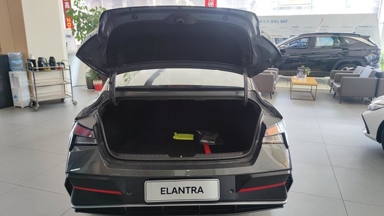 Το μοντέλο Hyundai Elantra 2024 με ηλεκτρικό σύστημα διεύθυνσης και L*W*H mm 4720*1810*1415