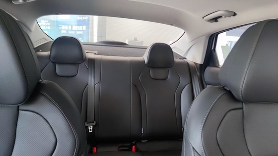 Το μοντέλο Hyundai Elantra 2024 με ηλεκτρικό σύστημα διεύθυνσης και L*W*H mm 4720*1810*1415