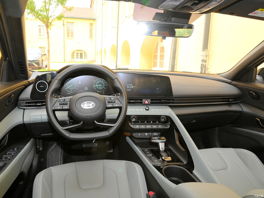 Δερμάτινα καθίσματα ροπή 144NM 2017 Hyundai Elantra Awd πολυτελή βενζίνη αυτόματο σεντάν