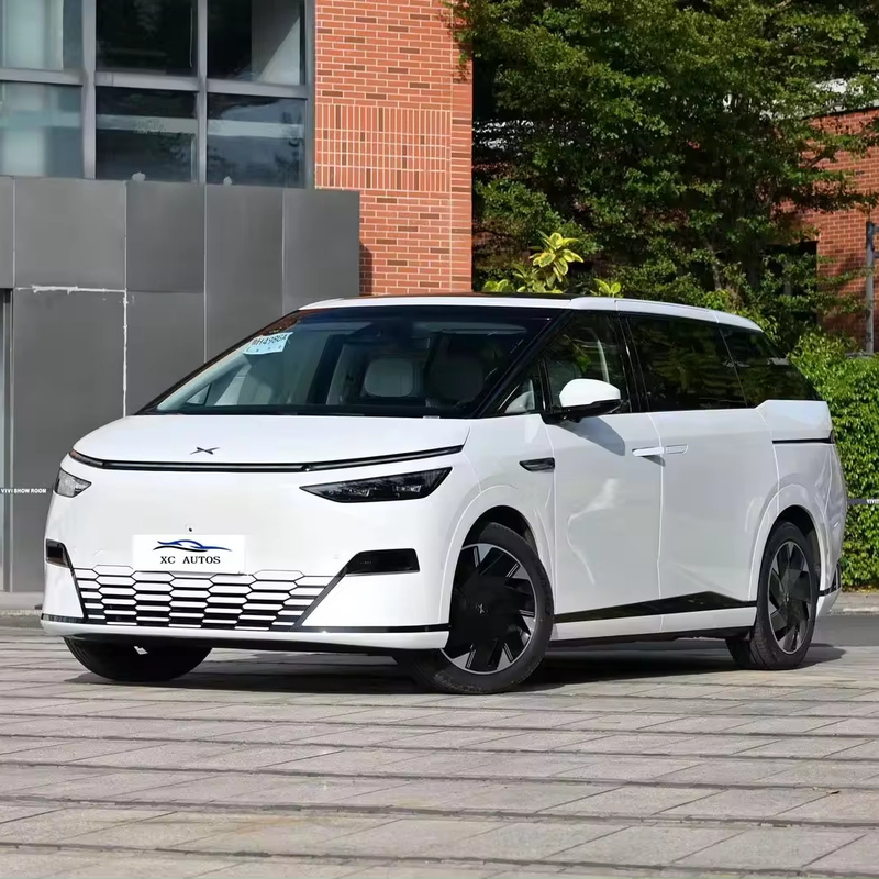 Πολυλειτουργικό τιμόνι 2023 Xpeng X9 Euro VI 4WD 7 θέσεων MPV Ηλεκτρικό αυτοκίνητο