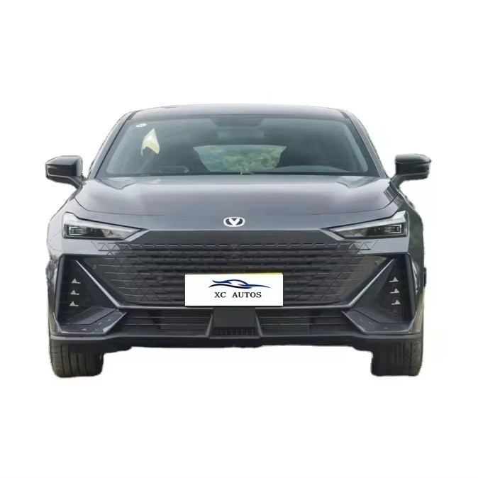 CHANGAN UNI-V ver. Συγκινητό αυτοκίνητο 1.5T 188hp L4 5 θυρών 5 θέσεων hatchback 7 ταχυτήτων Διπλό συμπλέκτη DCT